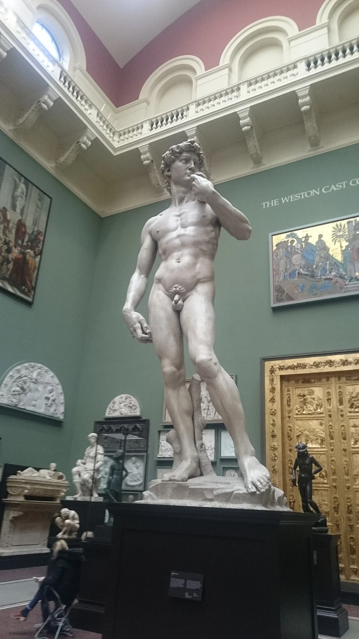 Gipsafgietsel van Michelangelo’s David in de Cast Courts van het V&A.