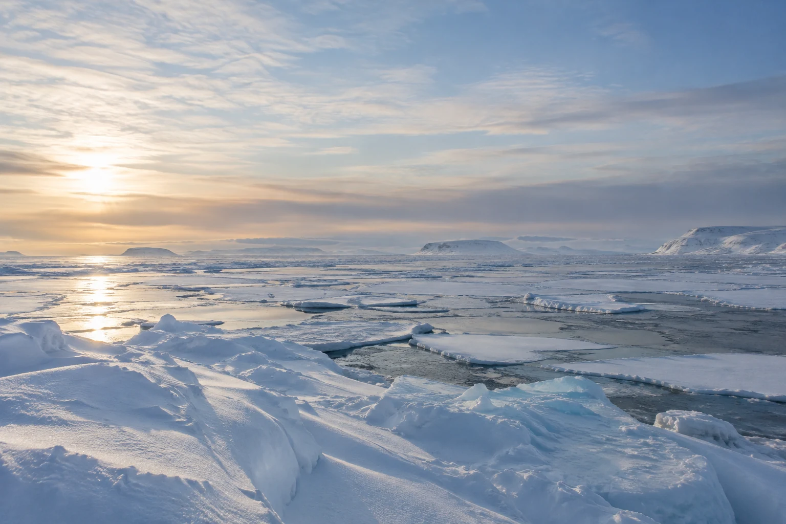 AI-beeld ter illustratie. Algemeen Arctisch landschap; geen Inuitkunstwerk of tentoonstellingsbeeld.
