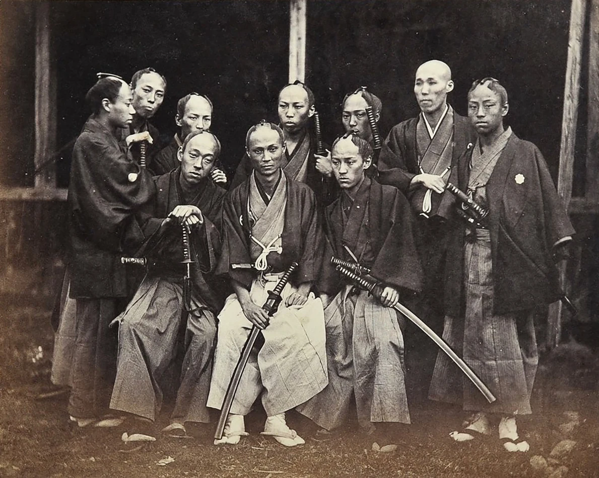 Eine Gruppe japanischer Gelehrter in Nagasaki, um 1864; das Foto ist nicht als Ausstellungsobjekt ausgewiesen.