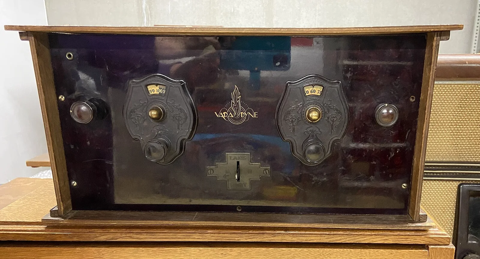 VARA-radio, gebouwd uit een bouwpakket.