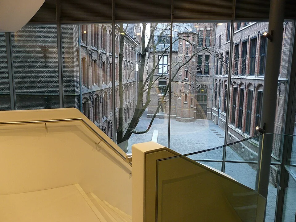 Design Museum Den Bosch, Blick aus dem Treppenhaus