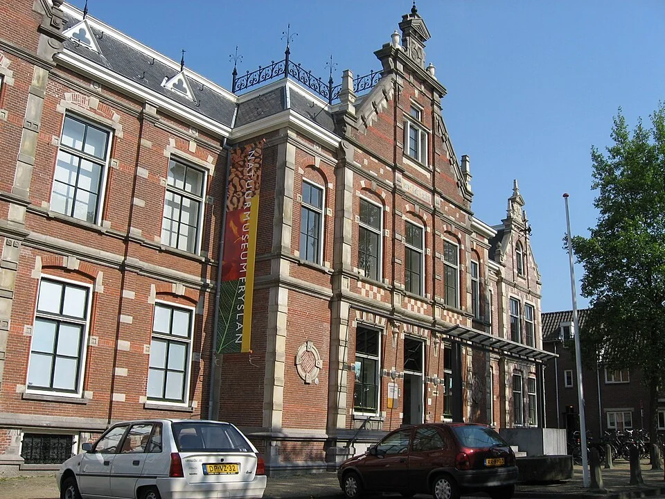 Natuurmuseum Fryslân, Außenfassade