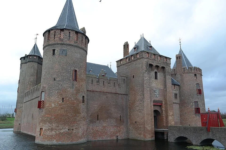 Muiderslot, buitenaanzicht