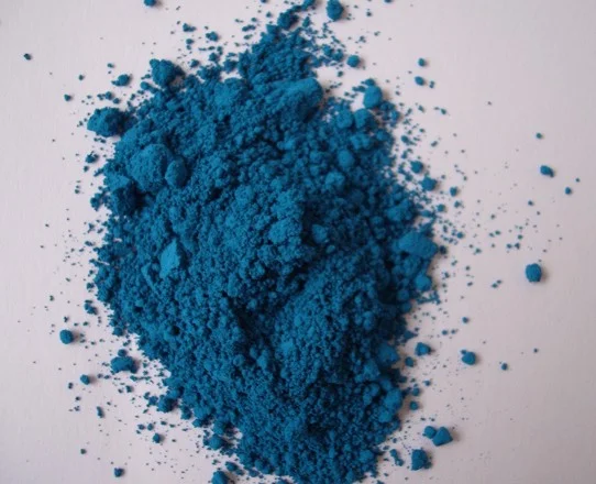 Blauw pigment in poedervorm.