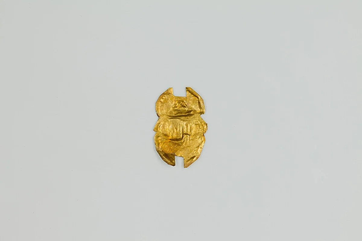 Een tweede Egyptisch scarabeeamulet uit de collectie van The Metropolitan Museum of Art.