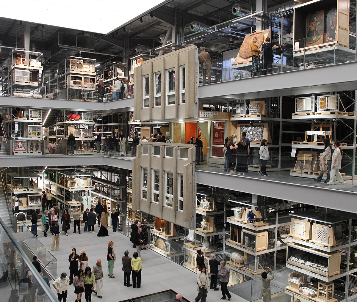 V&A East Storehouse in Londen, gezien vanaf de tweede verdieping.