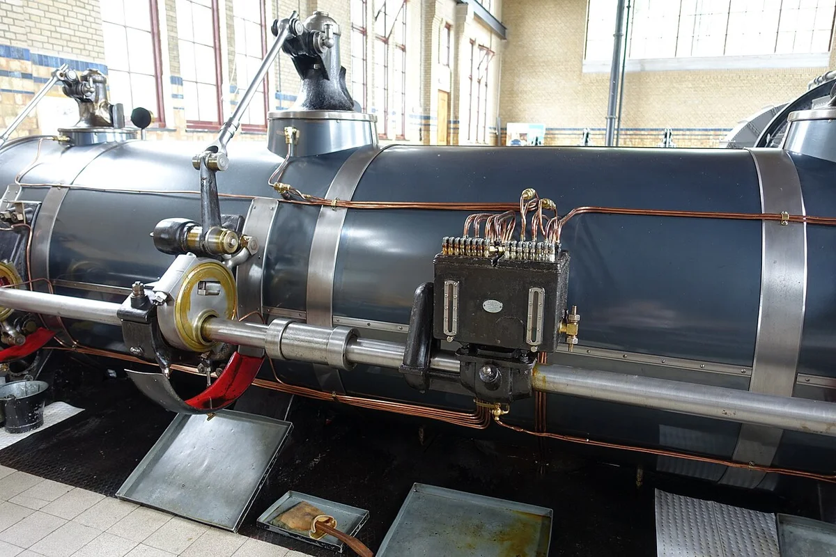 Detail van een stoommachine in het Woudagemaal.