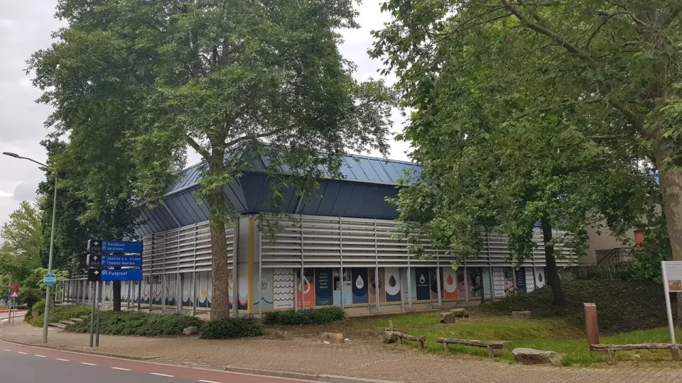 Buitenkant van het voormalige Thermenmuseum in Heerlen.