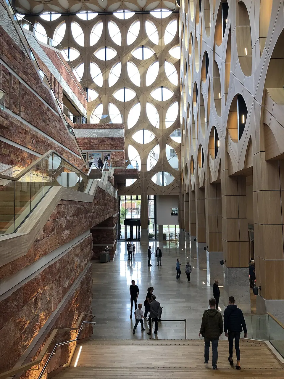 Intérieur du grand hall de Naturalis à Leyde.